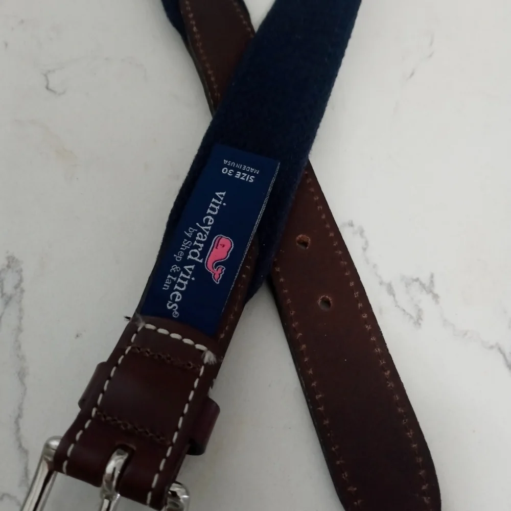 Vineyard vines brown leather navy blue Large Whale Pattern Belt Size 30